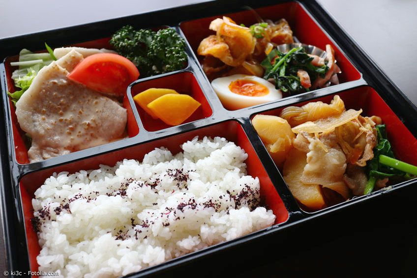 Bento Lunchbox mit verschiedenen Gerichten