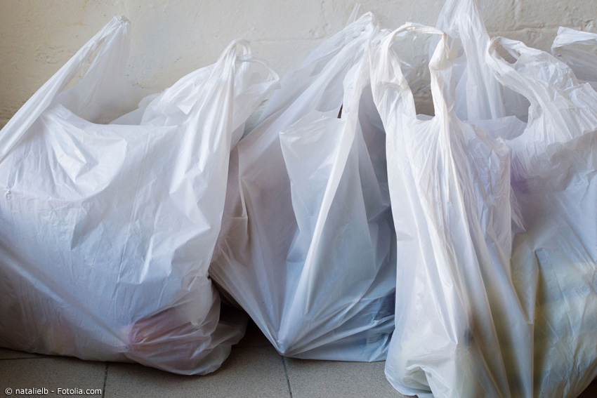 So sieht es meist nach einem Einkauf im Konbini oder im Supermarkt aus: Viele Tüten aus Plastik, die man automatisch zu jedem Einkauf dazubekommt.