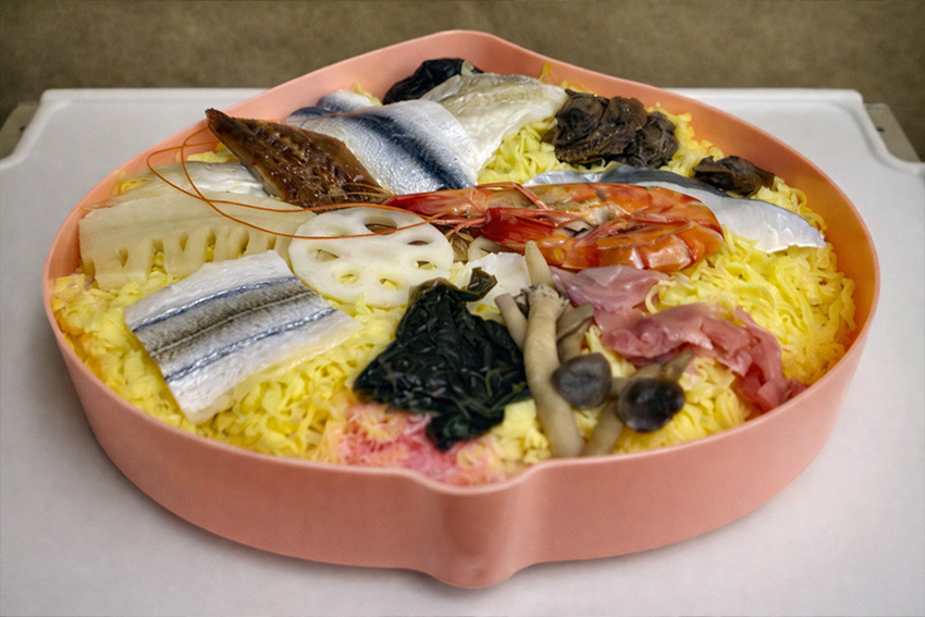 Momotaro no Matsuri Sushi als regionales Ekiben aus Osaka