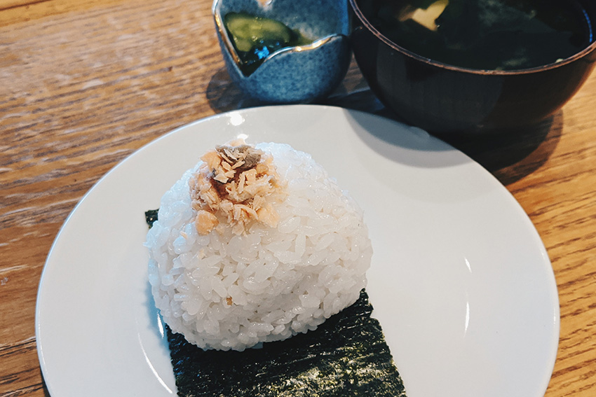  Onigiri mit Furikake Gewürzmischung