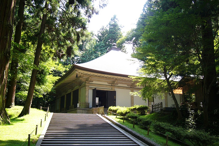 Goldene Halle von Hiraizumi-Sehenswürdigkeiten Tempel