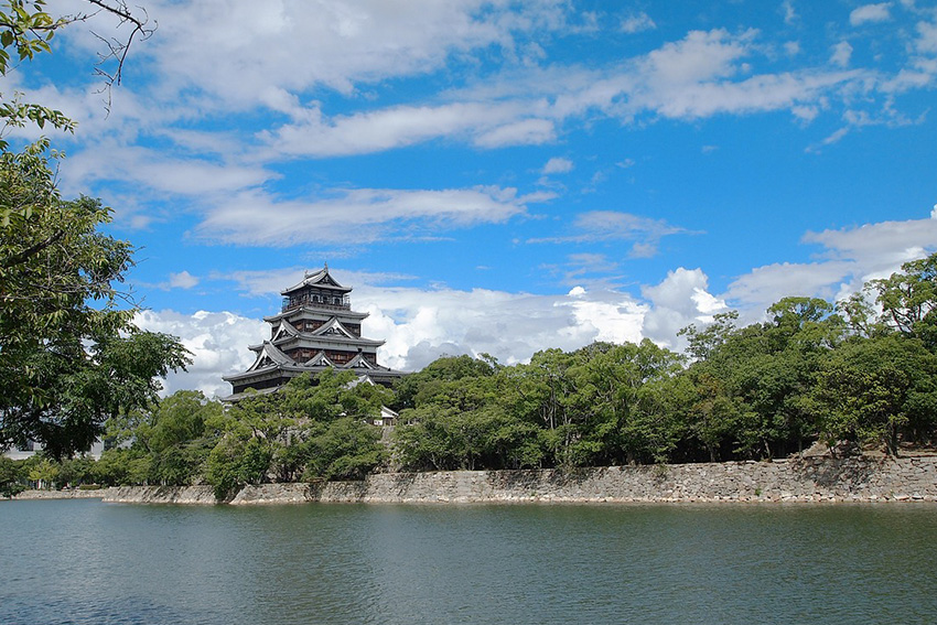 Burg in Hiroshima – wieder aufgebaut