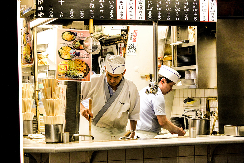 Japanisches Mittagessen im Restaurant 