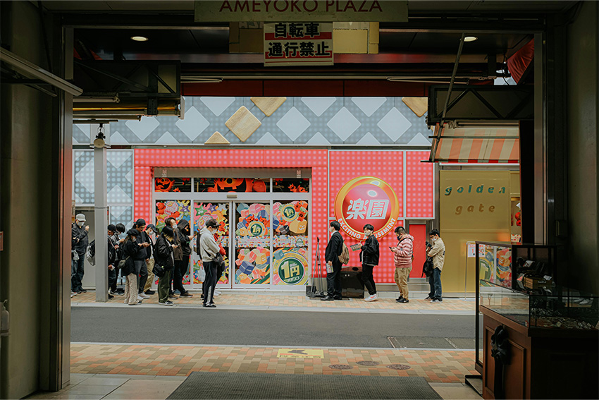 Servicekultur in Japan: strenge Regeln, Warteschlangen und Etikette prägen den Alltag von Touristen