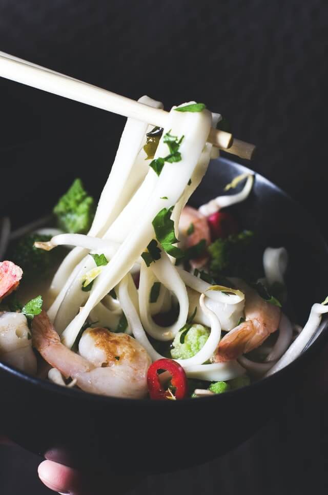 Nudel-Ramen aus einer Suppe