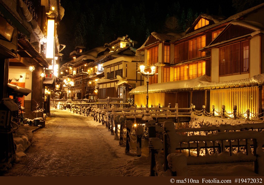 Besonders im Winter verwandeln sich japanische Onsen-Resorts in nahezu magische Landschaften.