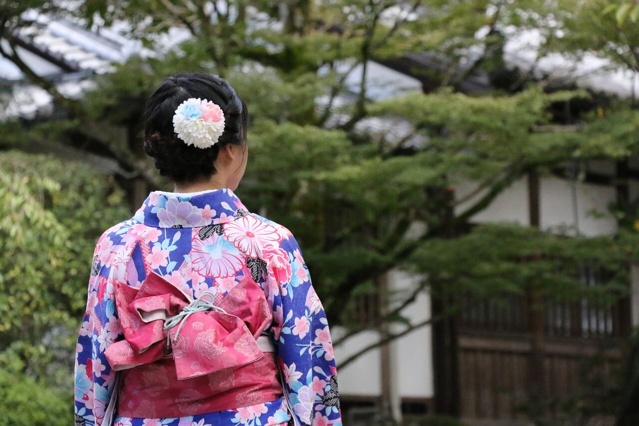Kunstvoller Obi an einem Kimono