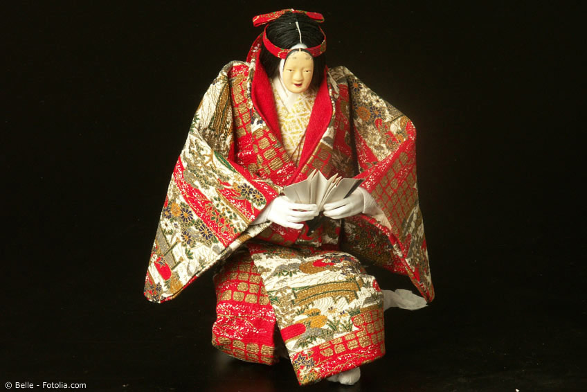 Noh Theater Kostüme an einer Puppe