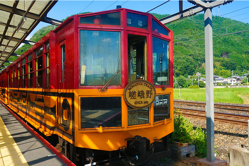 Sightseeing-Züge Japan: Sagano Romantic Train