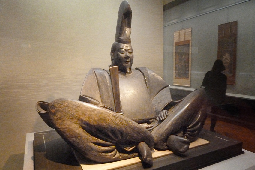 Shōgun und Tenno im historischen Gewand – Unterschied und Bedeutung der Macht in Japan