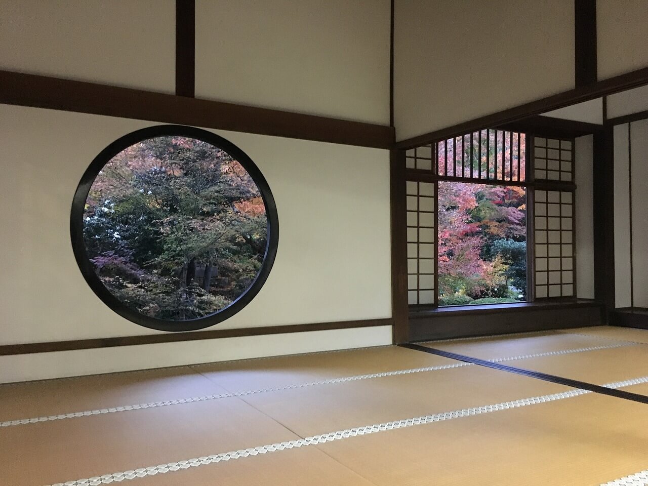 Tatamizimmer mit Shoji-Außenwannd