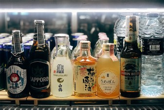Alkohol in Japan: Alter, Regeln und Trinkkultur