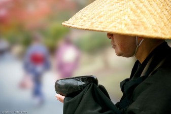 Japanischer Kegelhut aus Bambus – die ideale Kopfbedeckung für den Sommer