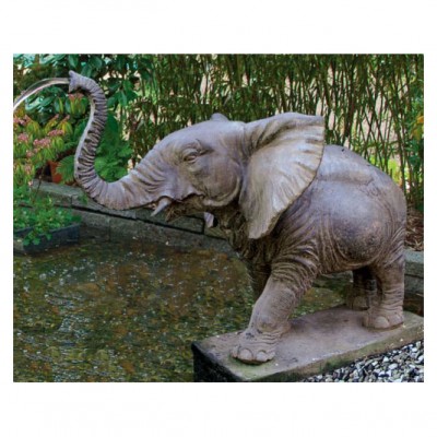 Elefant als Speier Elefant als Speier