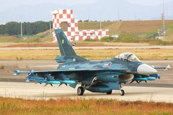 Japanischer Kampfjet verliert während des Fluges 90 kg Kabinenhaube