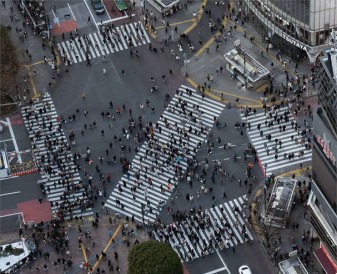 Shibuya Crossing – ein Wahrzeichen der Weltstadt Tokyo