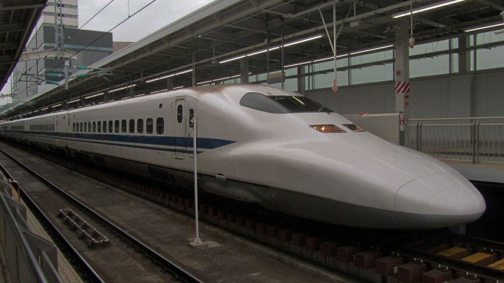Shinkansen-Fahrer verlässt das Cockpit bei 150 km/h für den Toilettenbesuch
