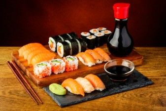 In der eigenen Küche leckeres Sushi machen – so geht's