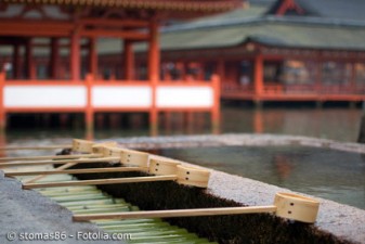 Rituale beim Schreinbesuch: Das machen Japaner im Tempel