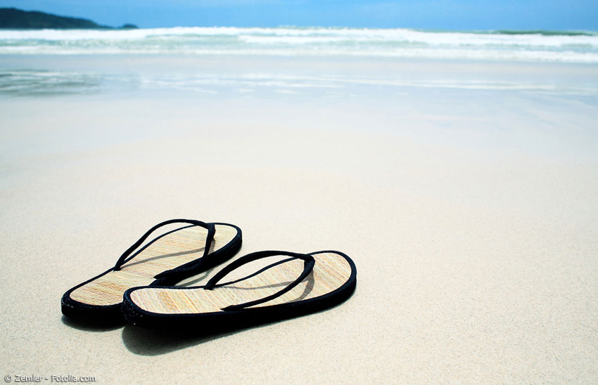 Zimtlatschen sind der perfekte Begleiter für einen Strandausflug. Die leichten Sommerschuhe bieten ein angenehmes Tragegefühl und gleichzeitig Schutz vor heißem Sand.